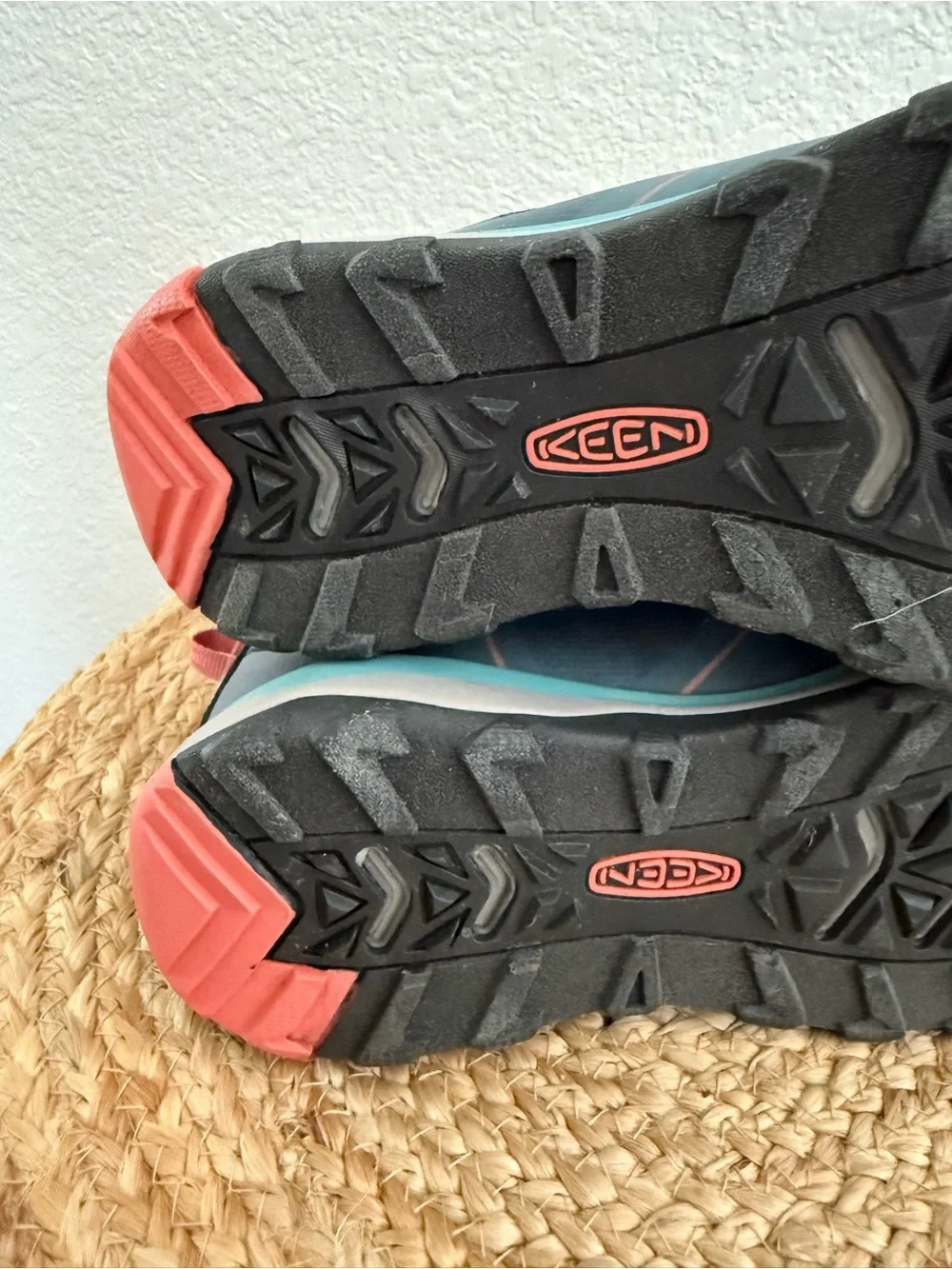Keen Kids Blue and Coral Waterproof Hiking Boots Size 4